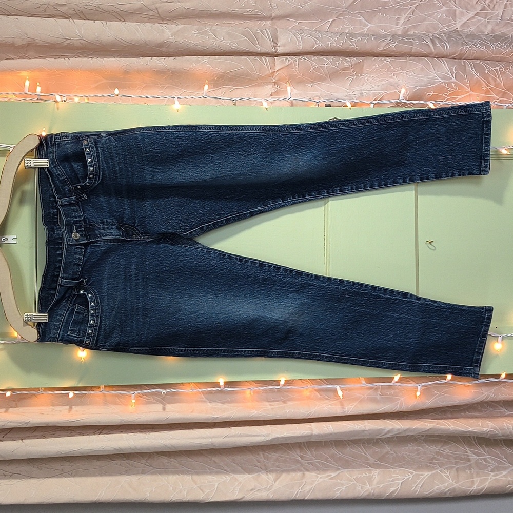 Women's Levi's Tapered Leg Low Rise True Blue Studded Pockets 36